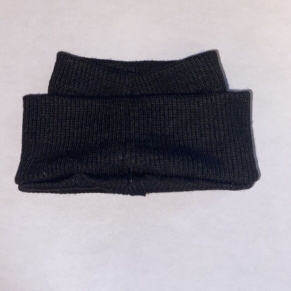 Labubu Luxury Black Beanie and Sweater Set - Picture 7 of 8